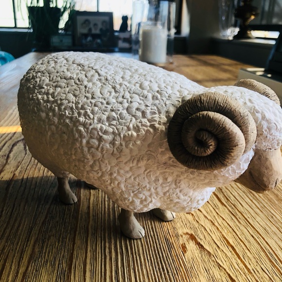 Handsome White Ram Statue - Unbranded - Picture 4 of 5